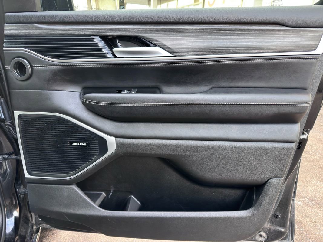 Used 2024 Jeep Wagoneer L Series II w/ Flexible Seating Group image 29