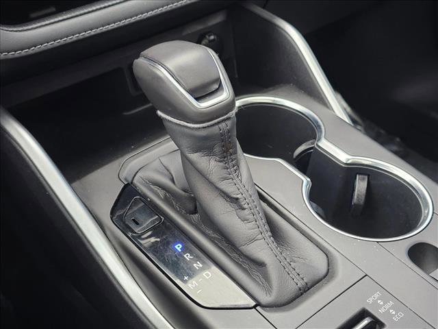 Used 2020 Toyota Highlander XLE AWD/4WD image 28