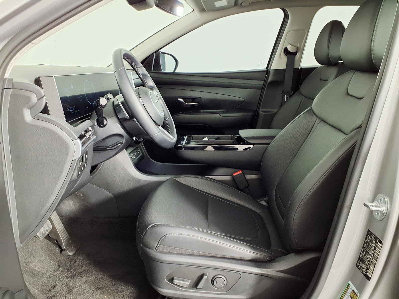 Used 2025 Hyundai Tucson SEL AWD/4WD image 17