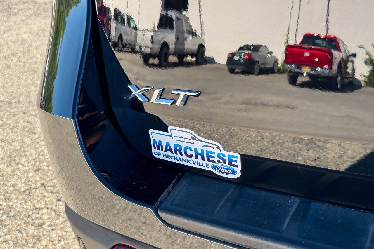 Used 2023 Ford Explorer XLT w/ Equipment Group 202A AWD/4WD image 14