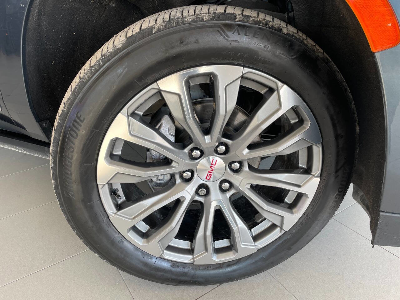 Used 2021 GMC Yukon Denali w/ Denali Premium Package image 11