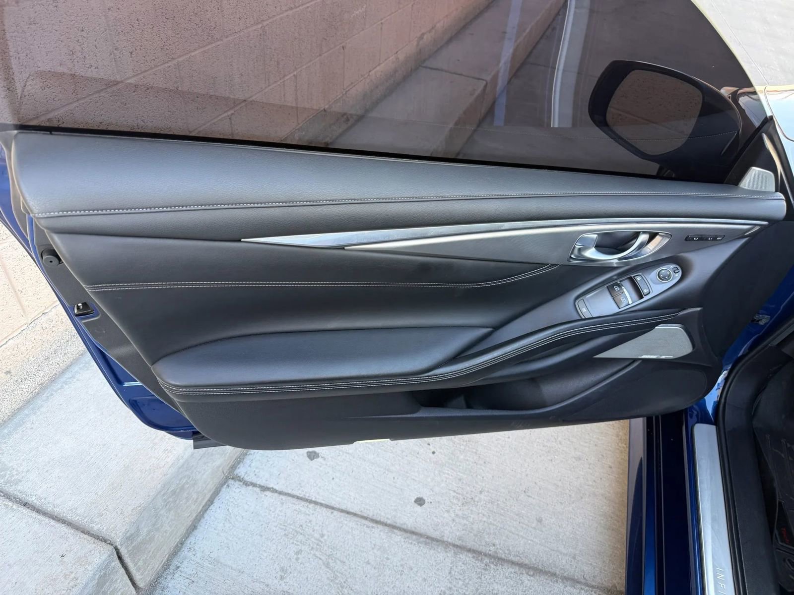 Used 2018 INFINITI Q60 3.0t Luxe w/ Sensory Package 3.0T Luxe RWD image 13