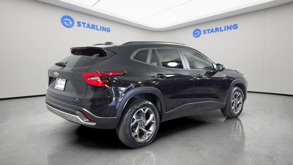 Certified 2025 Chevrolet Trax LT w/ Driver Confidence Package FWD image 9