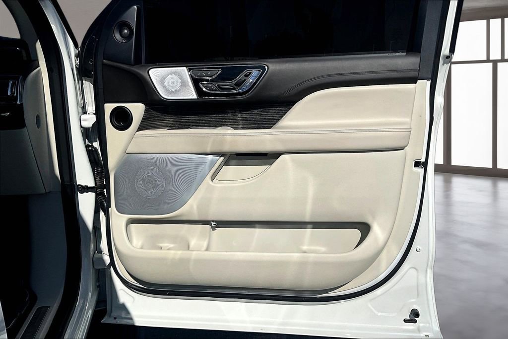 Used 2022 Lincoln Navigator Black Label AWD/4WD image 19