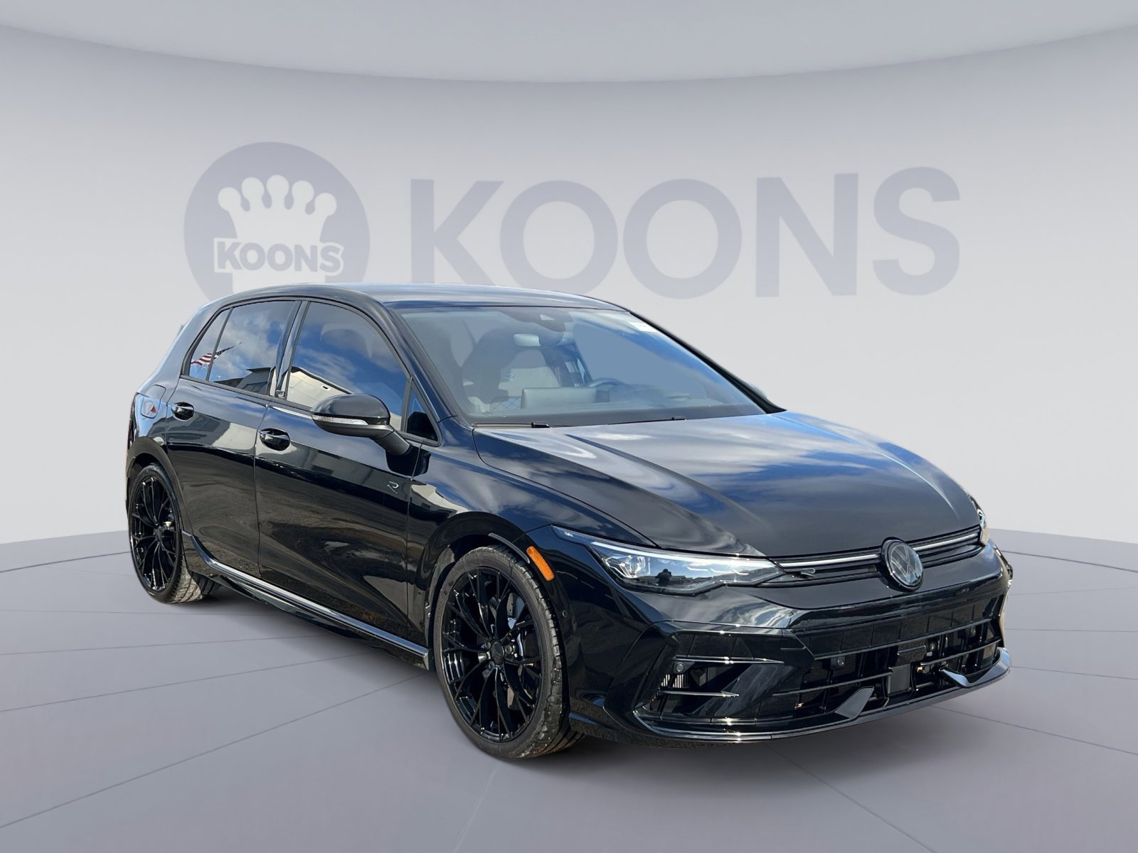 Used 2025 Volkswagen Golf R Black Edition image 10