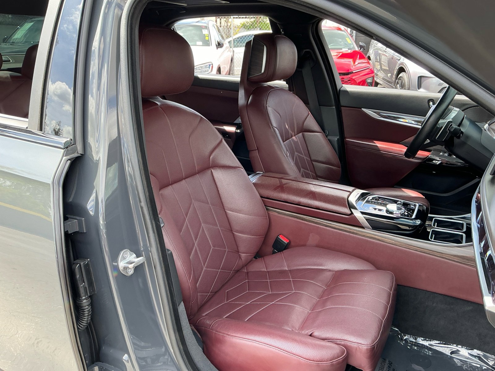 Used 2023 BMW 740i RWD image 21