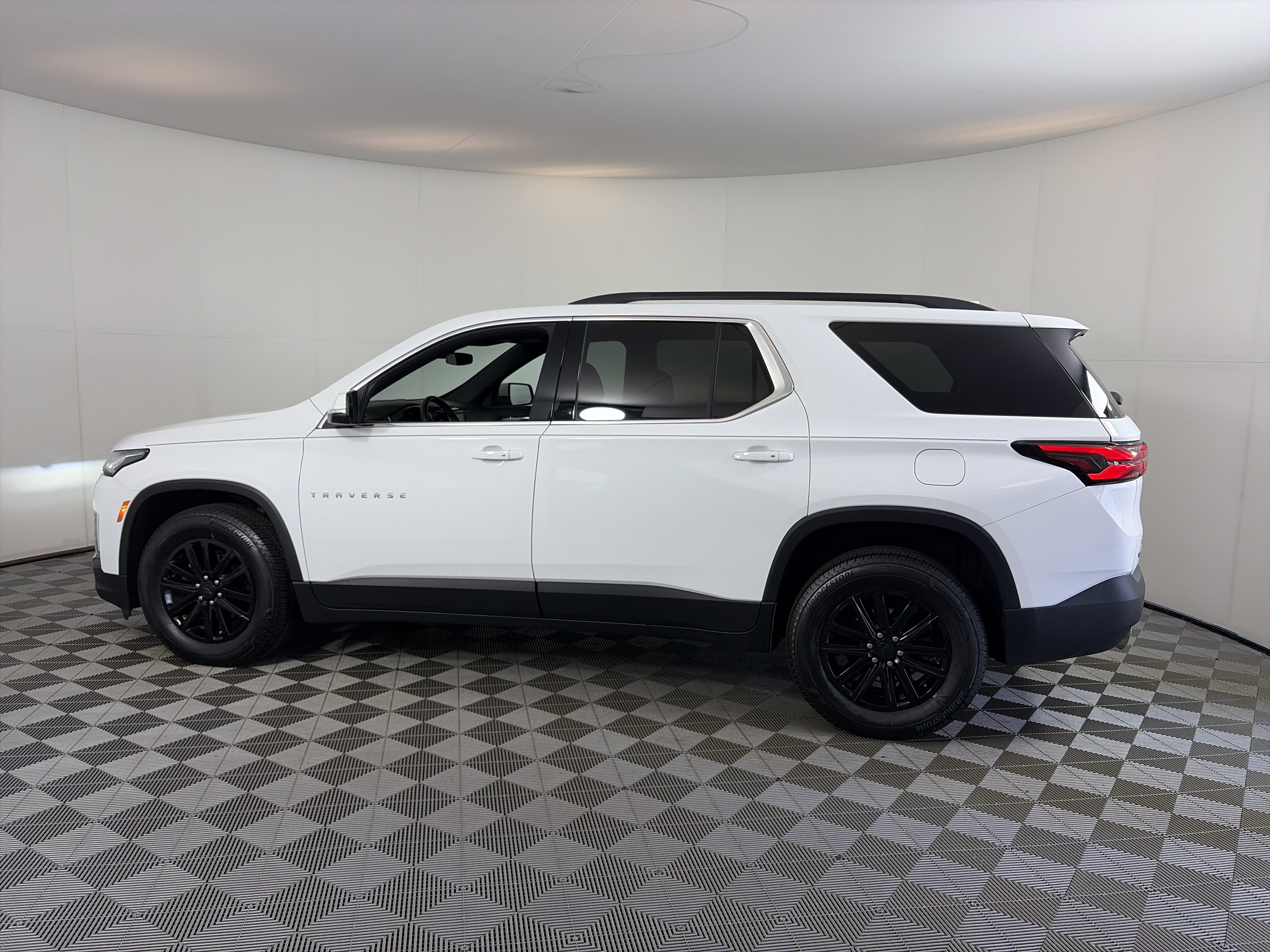Certified 2023 Chevrolet Traverse LT AWD/4WD image 4