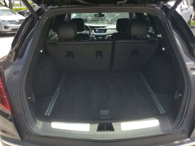 Certified 2024 Cadillac XT5 Premium Luxury w/ Technology Package FWD image 9