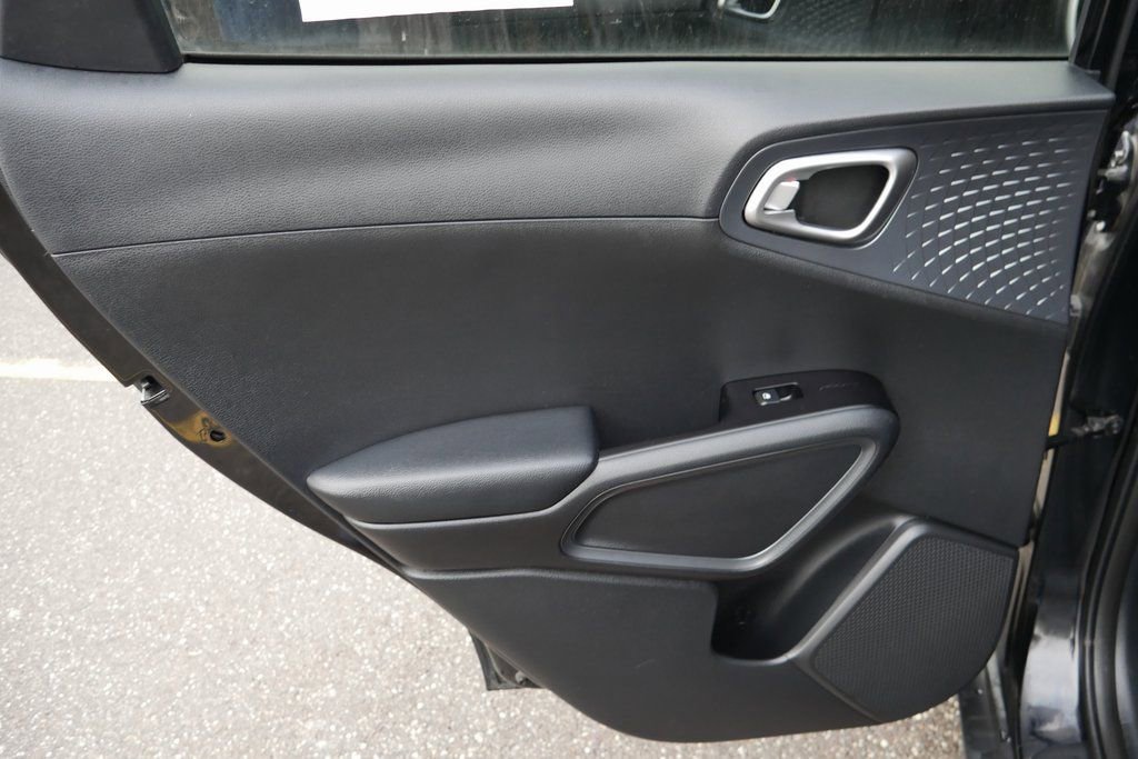 Used 2021 Kia Soul S image 28
