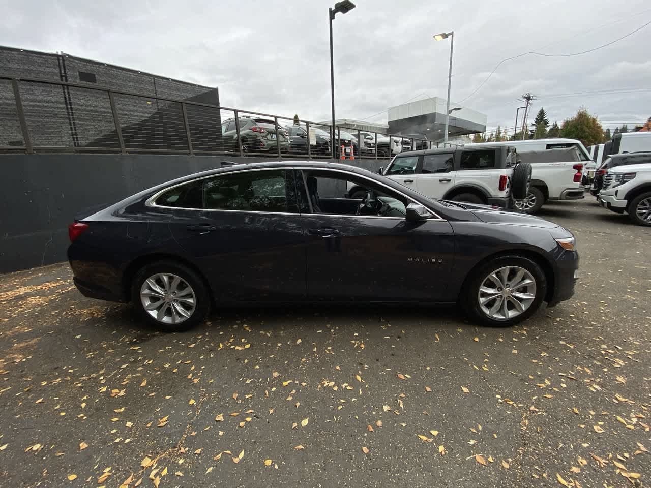 Used 2025 Chevrolet Malibu LT FWD image 7