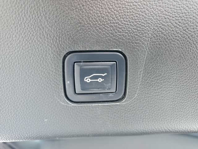Used 2023 Chevrolet Traverse Premier w/ LPO, Cargo Package FWD image 32