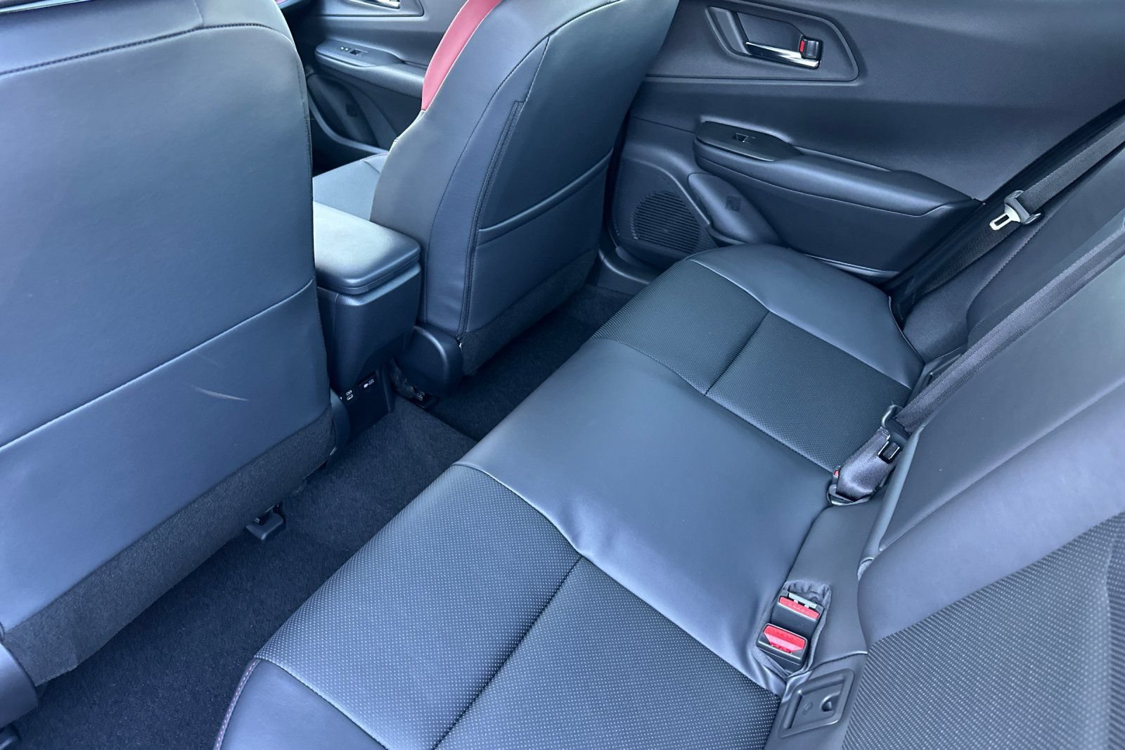 New 2026 Toyota Prius Plug-In Hybrid FWD image 5