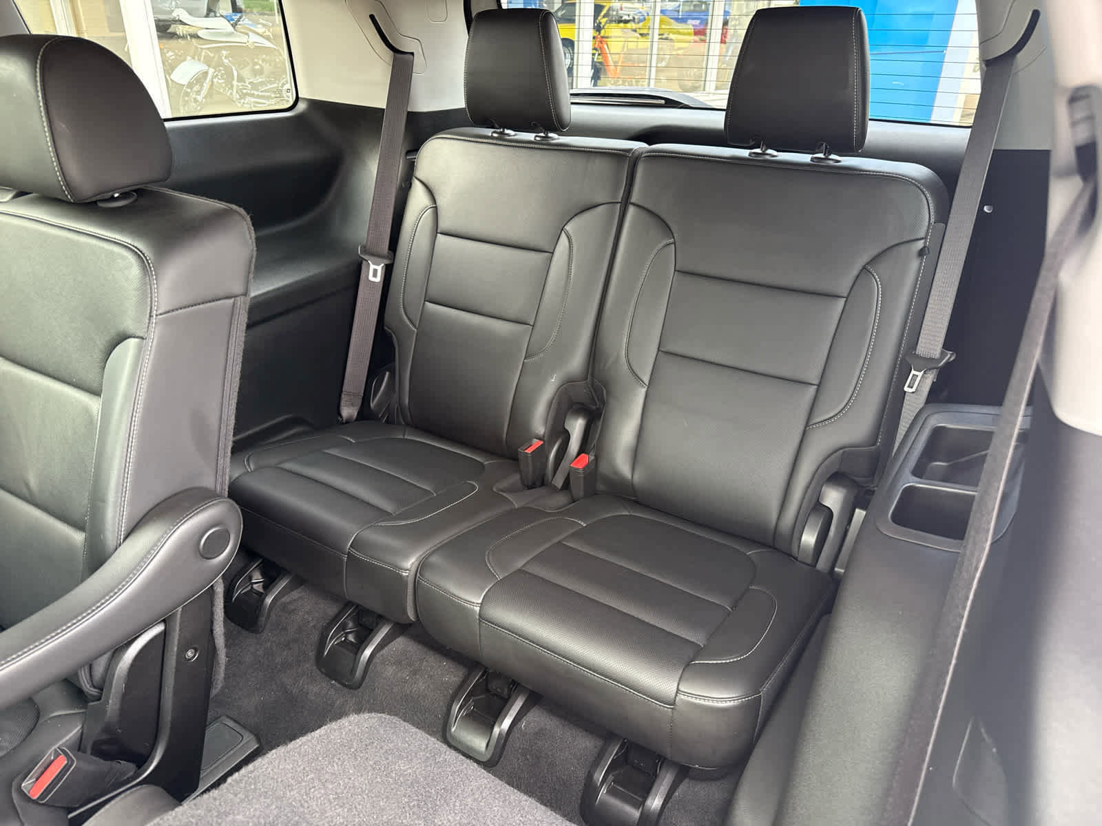 Used 2023 GMC Acadia SLT image 25