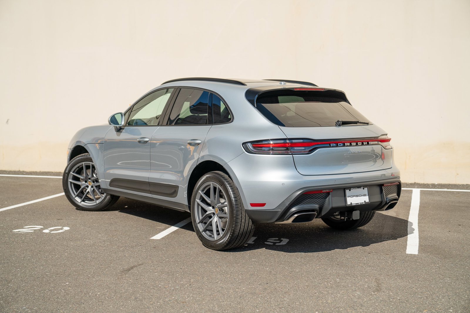Certified 2026 Porsche Macan AWD/4WD image 3