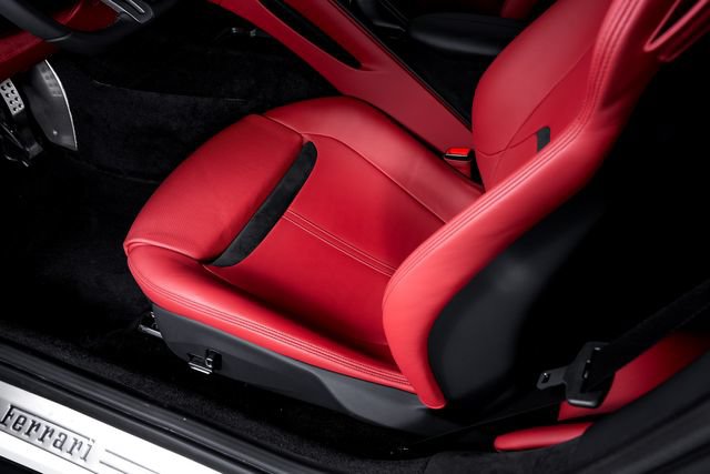 Used 2024 Ferrari Roma RWD image 24
