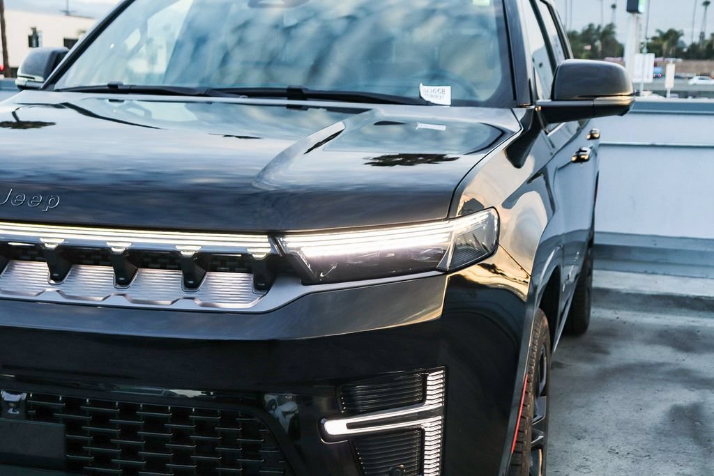 New 2026 Jeep Grand Wagoneer Summit AWD/4WD image 5