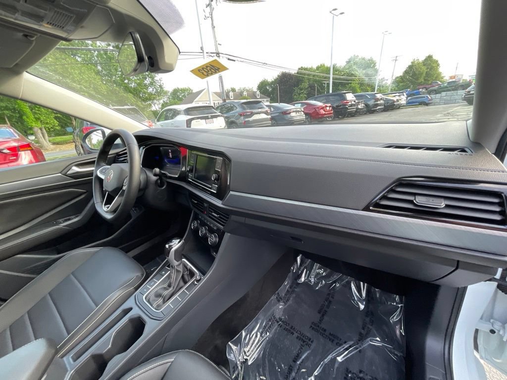 Used 2023 Volkswagen Jetta SE FWD image 17