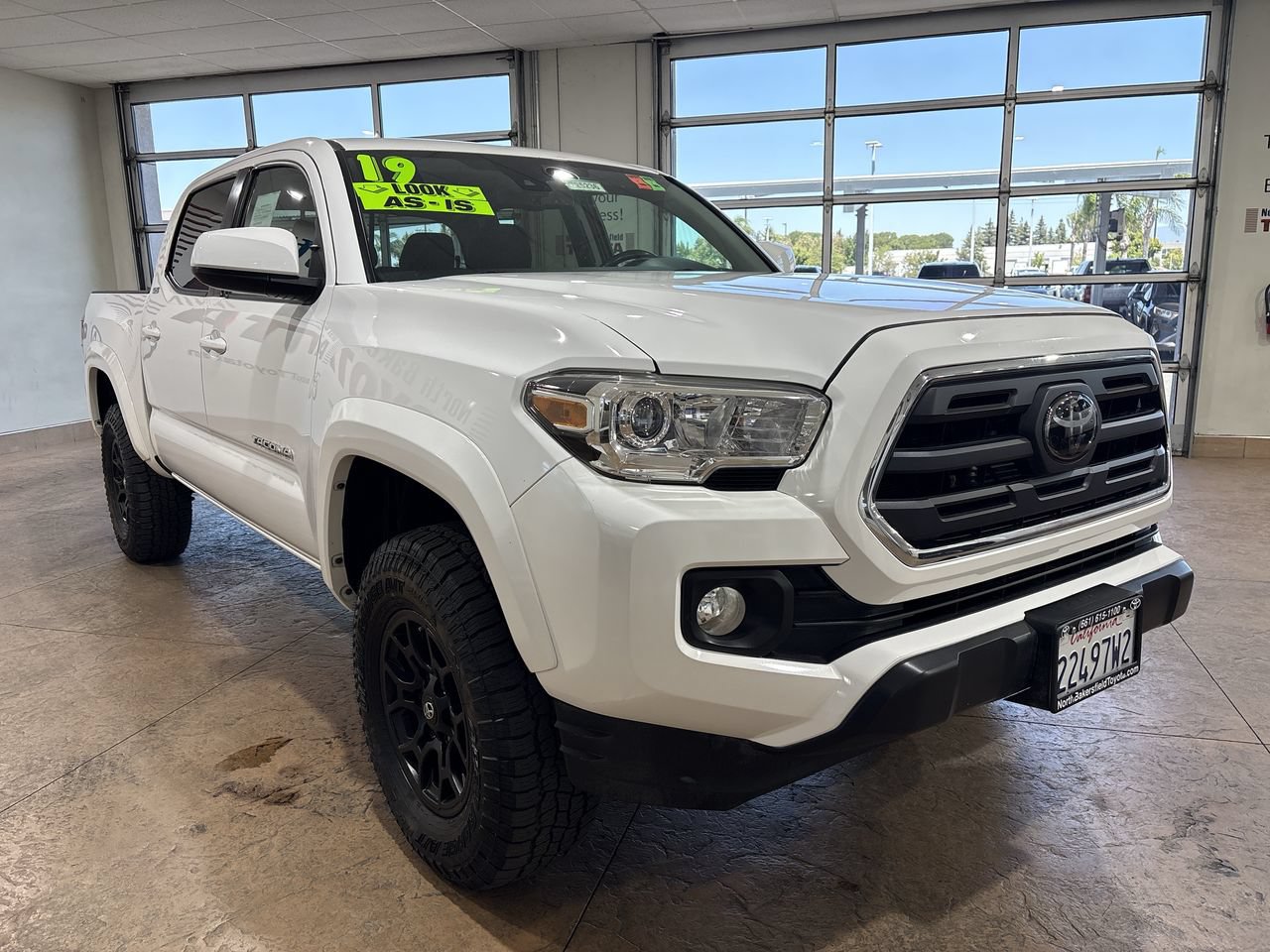 Used 2019 Toyota Tacoma SR5 AWD/4WD image 4
