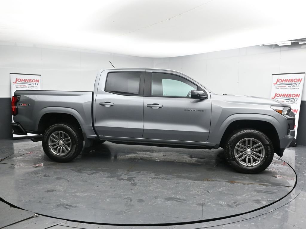 Used 2023 Chevrolet Colorado LT w/ LT Convenience Package II AWD/4WD image 9