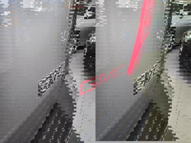 Used 2012 GMC Yukon XL SLT RWD image 34