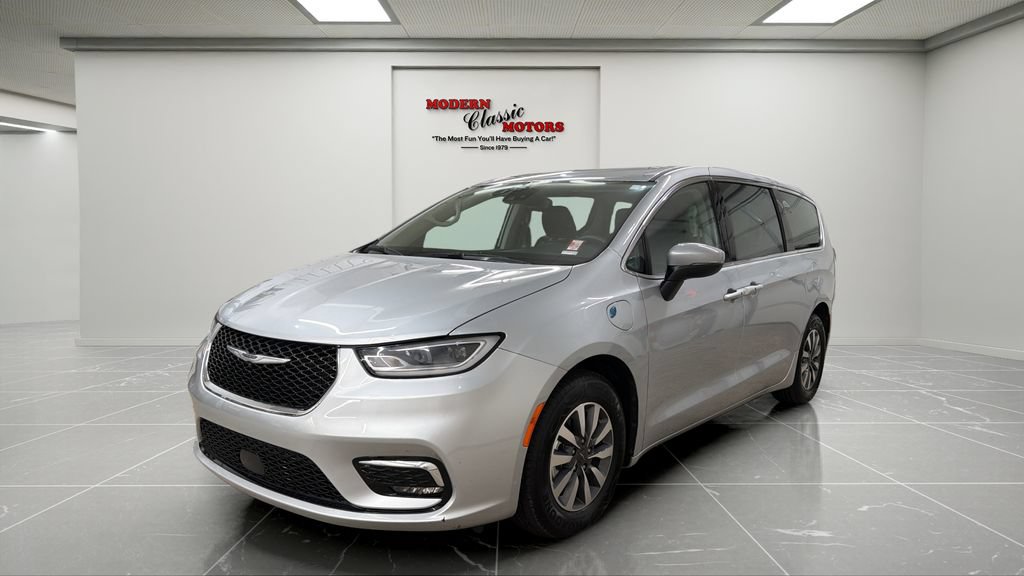Used 2023 Chrysler Pacifica Touring-L