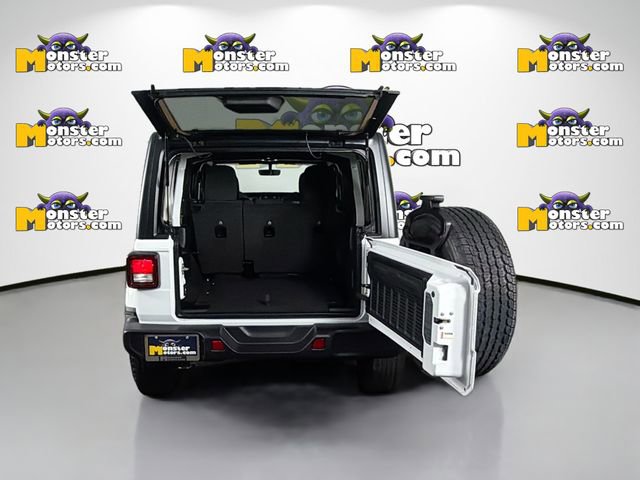 Used 2023 Jeep Wrangler Sahara w/ Cold Weather Group image 26