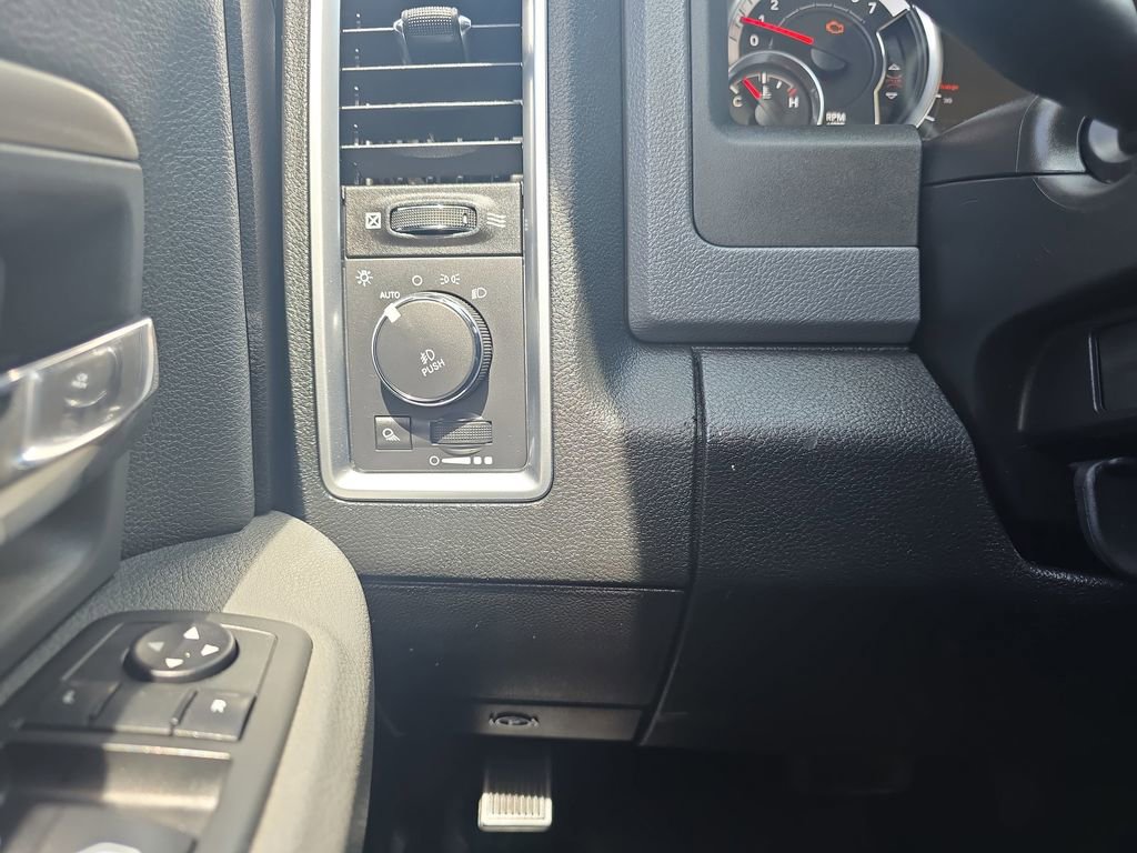 Used 2014 RAM 1500 SLT AWD/4WD image 25