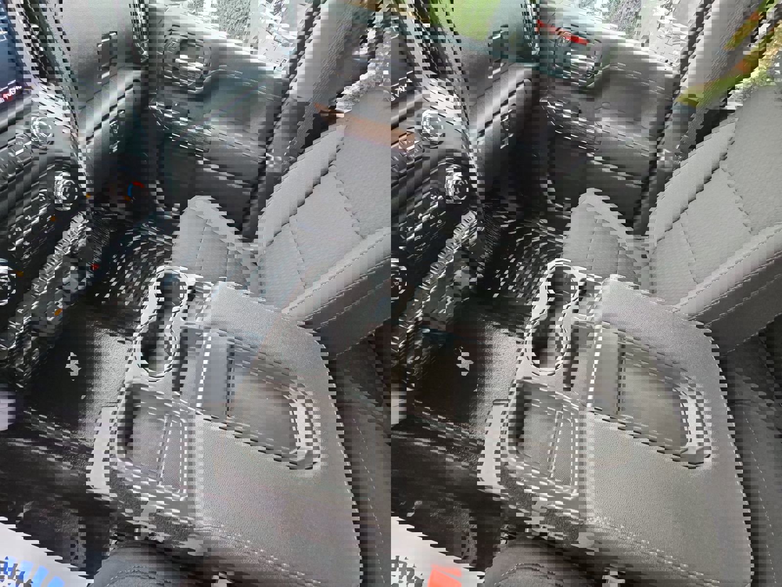 Used 2022 GMC Sierra 2500 SLE image 17