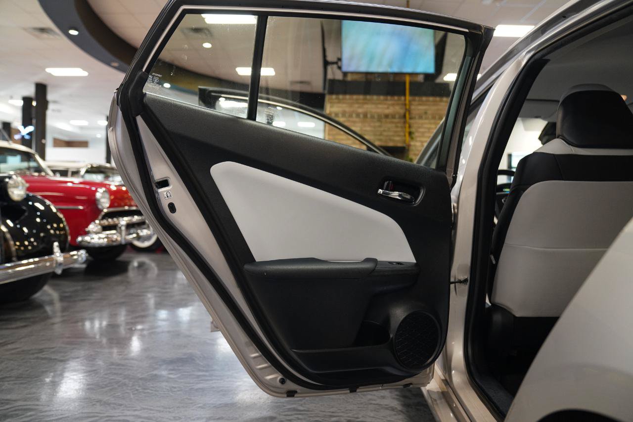 Used 2017 Toyota Prius Prime Premium w/ Carpet Mat Package FWD image 20