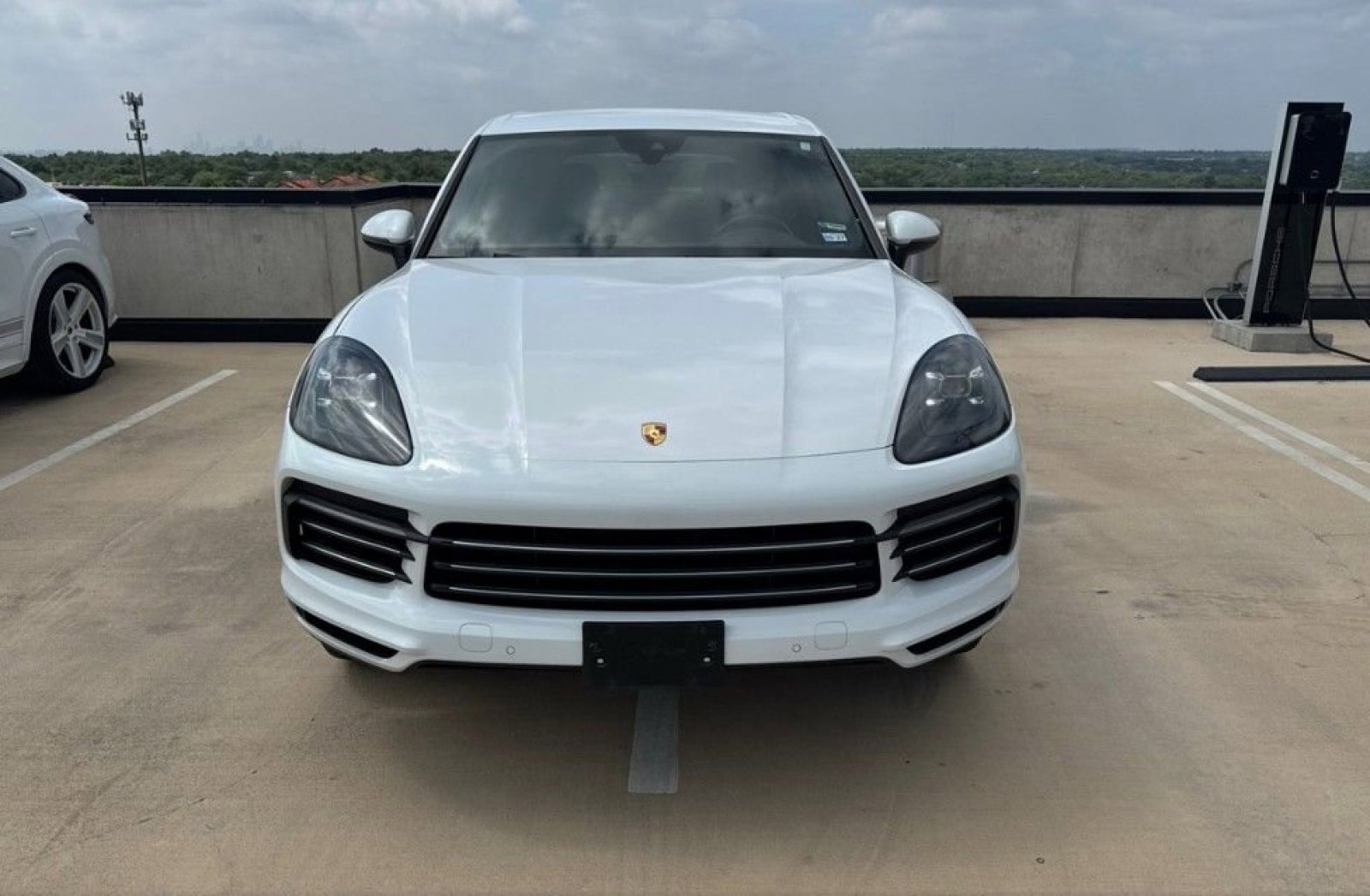 Used 2020 Porsche Cayenne AWD/4WD image 2