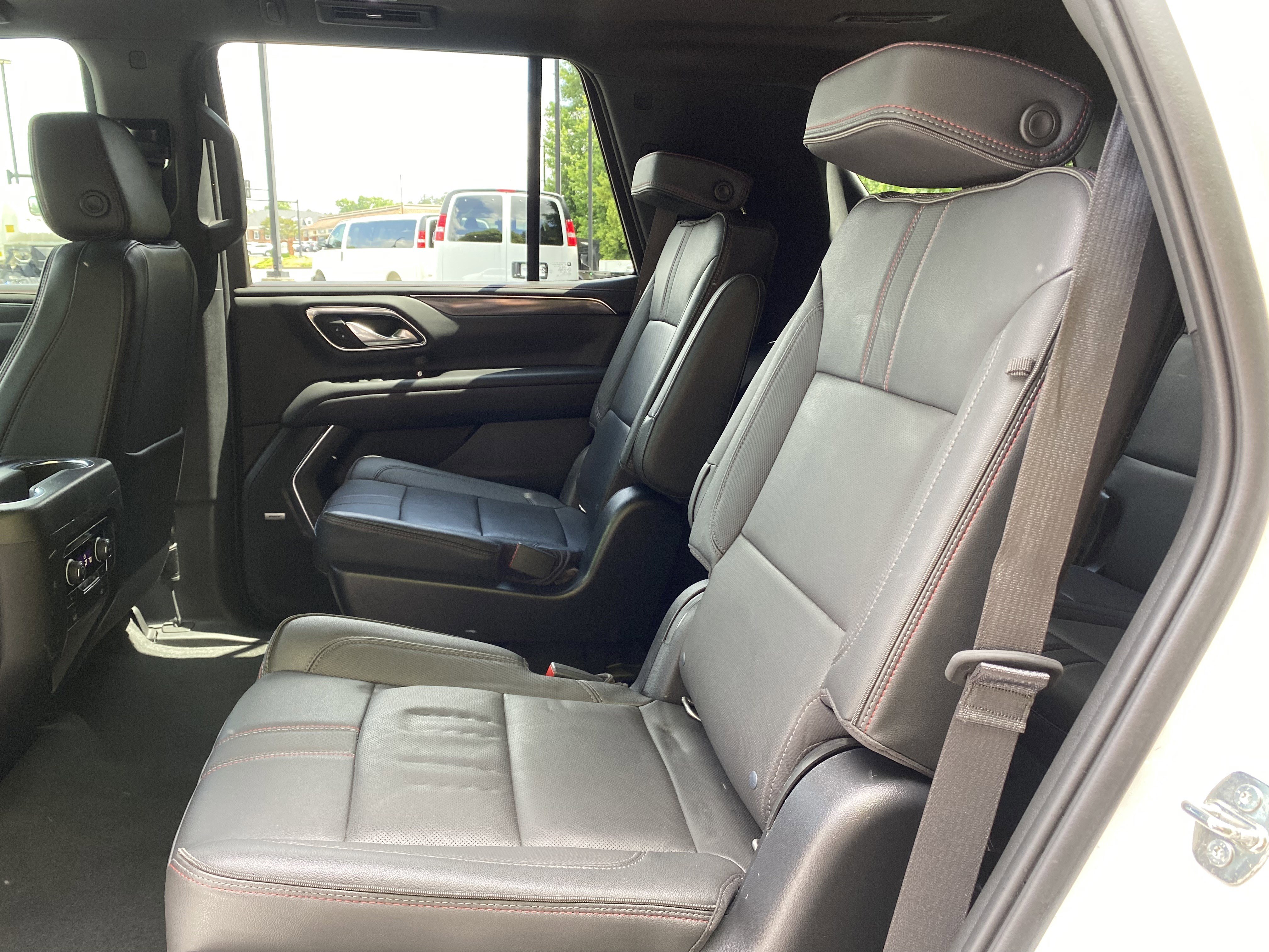 Used 2022 Chevrolet Tahoe RST w/ Luxury Package AWD/4WD image 37
