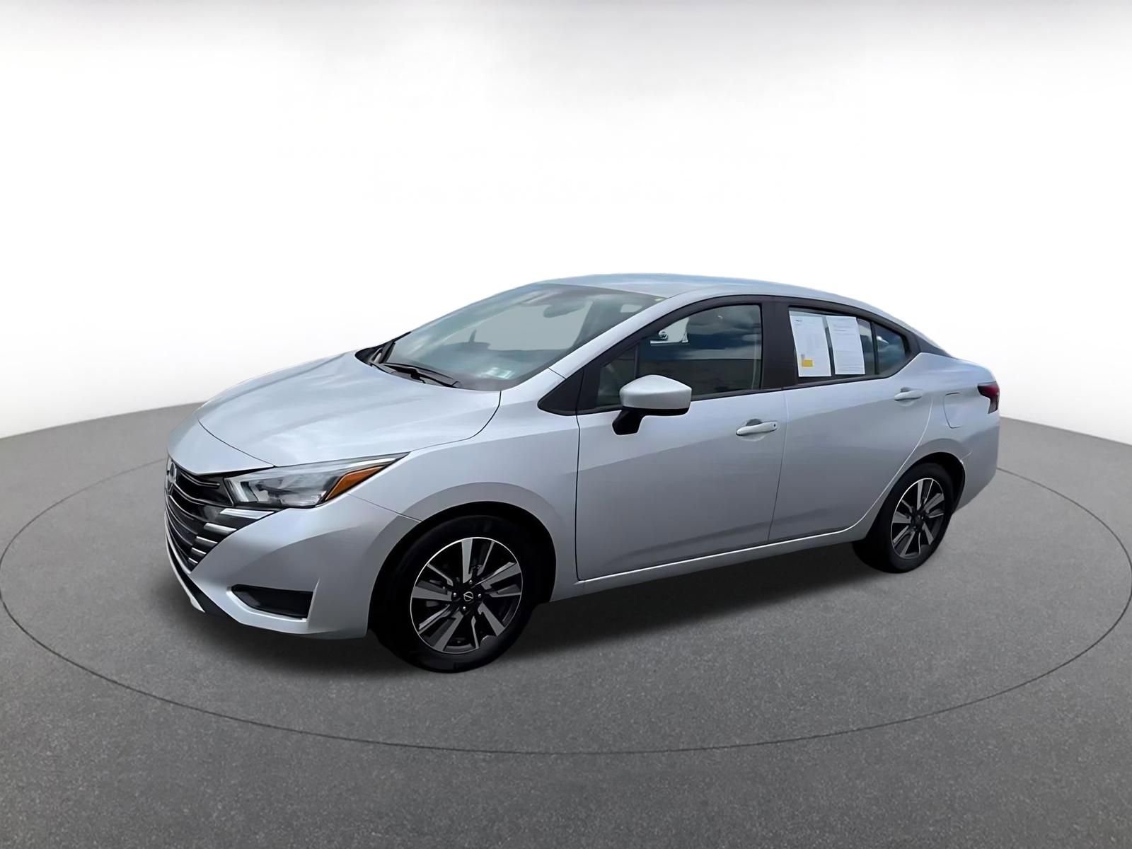 Used 2025 Nissan Versa SV FWD image 7