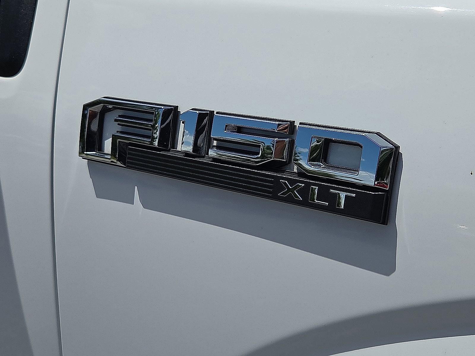 Used 2015 Ford F150 XLT w/ Equipment Group 301A Mid RWD image 8