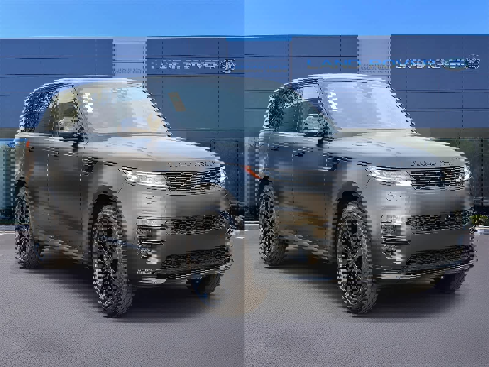 New 2026 Land Rover Range Rover Sport Dynamic SE image 3