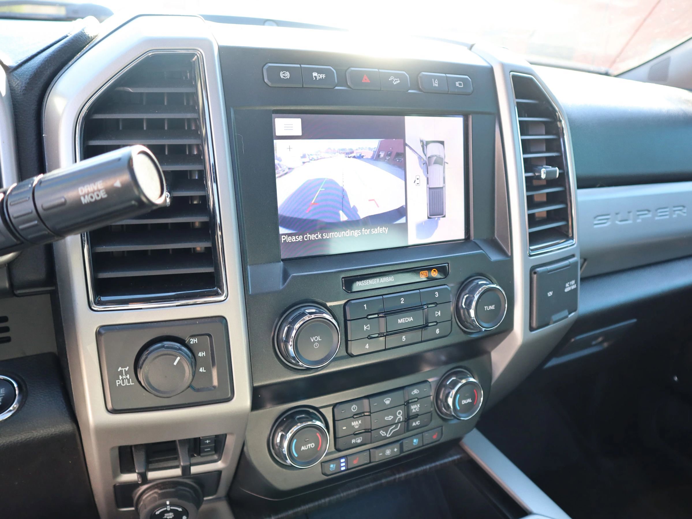 Used 2020 Ford F350 Lariat w/ Lariat Ultimate Package image 17