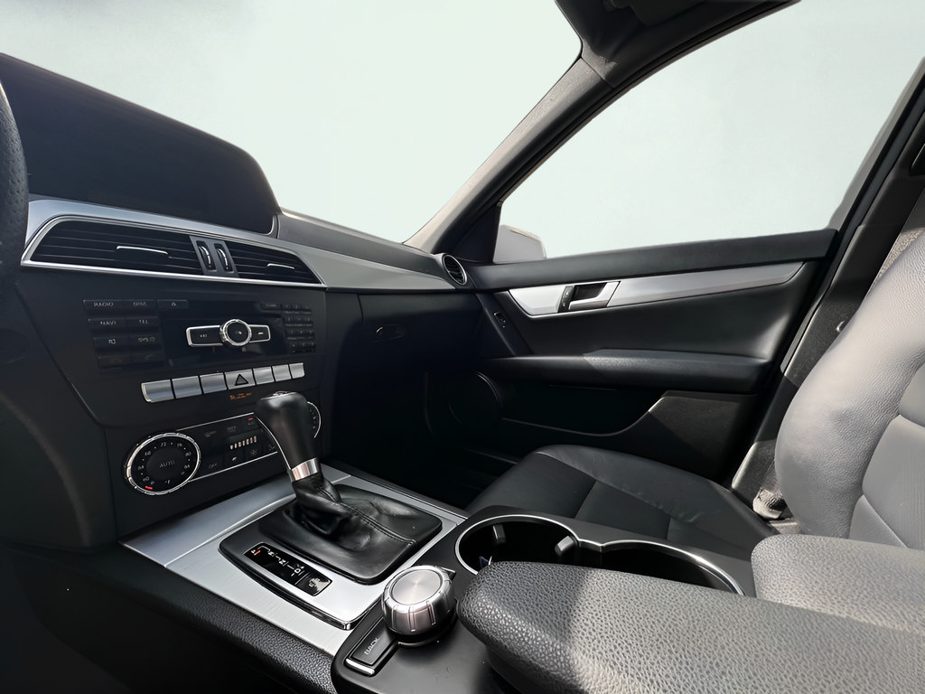 Used 2014 Mercedes-Benz C 250 Sedan image 16