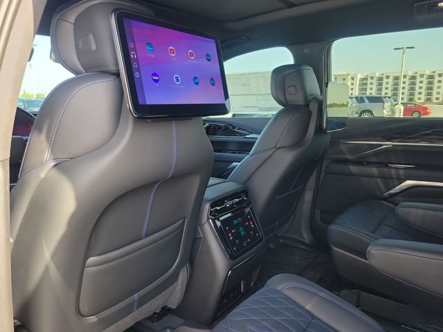 New 2026 Cadillac Escalade IQL Sport 1 w/ LPO, Floor Liner Package AWD/4WD image 18