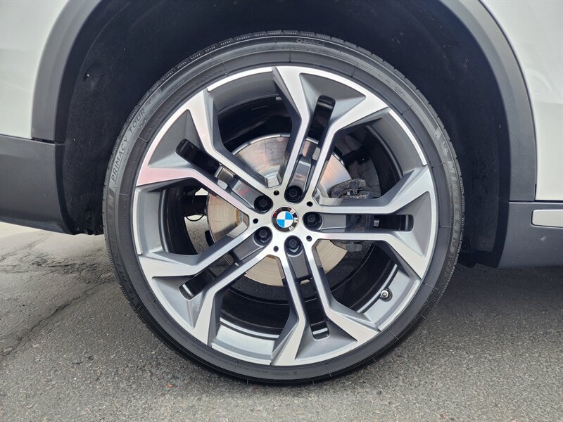 Used 2021 BMW X5 xDrive40i w/ Convenience Package AWD/4WD image 23