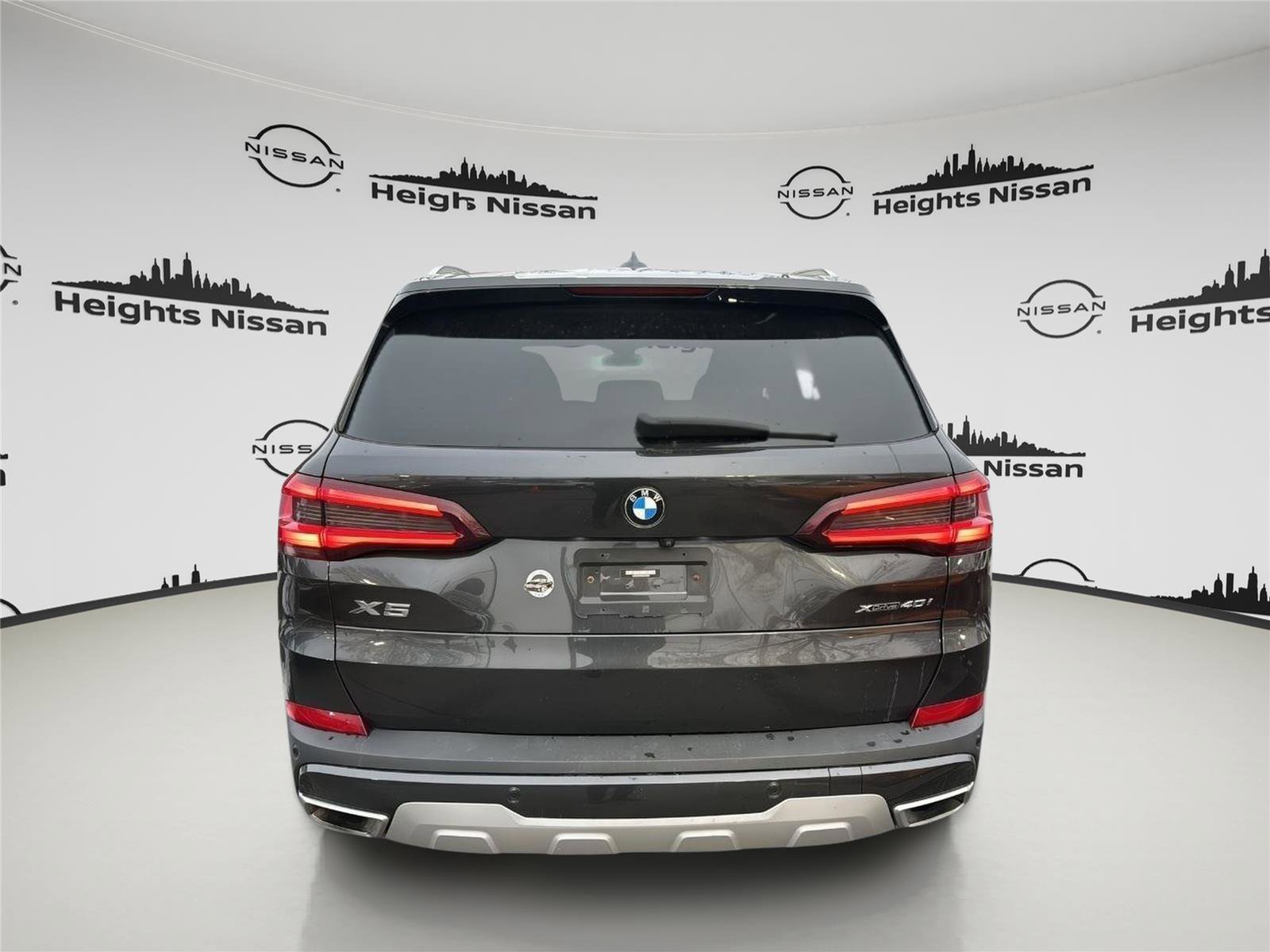 Used 2022 BMW X5 xDrive40i w/ Premium Package image 3