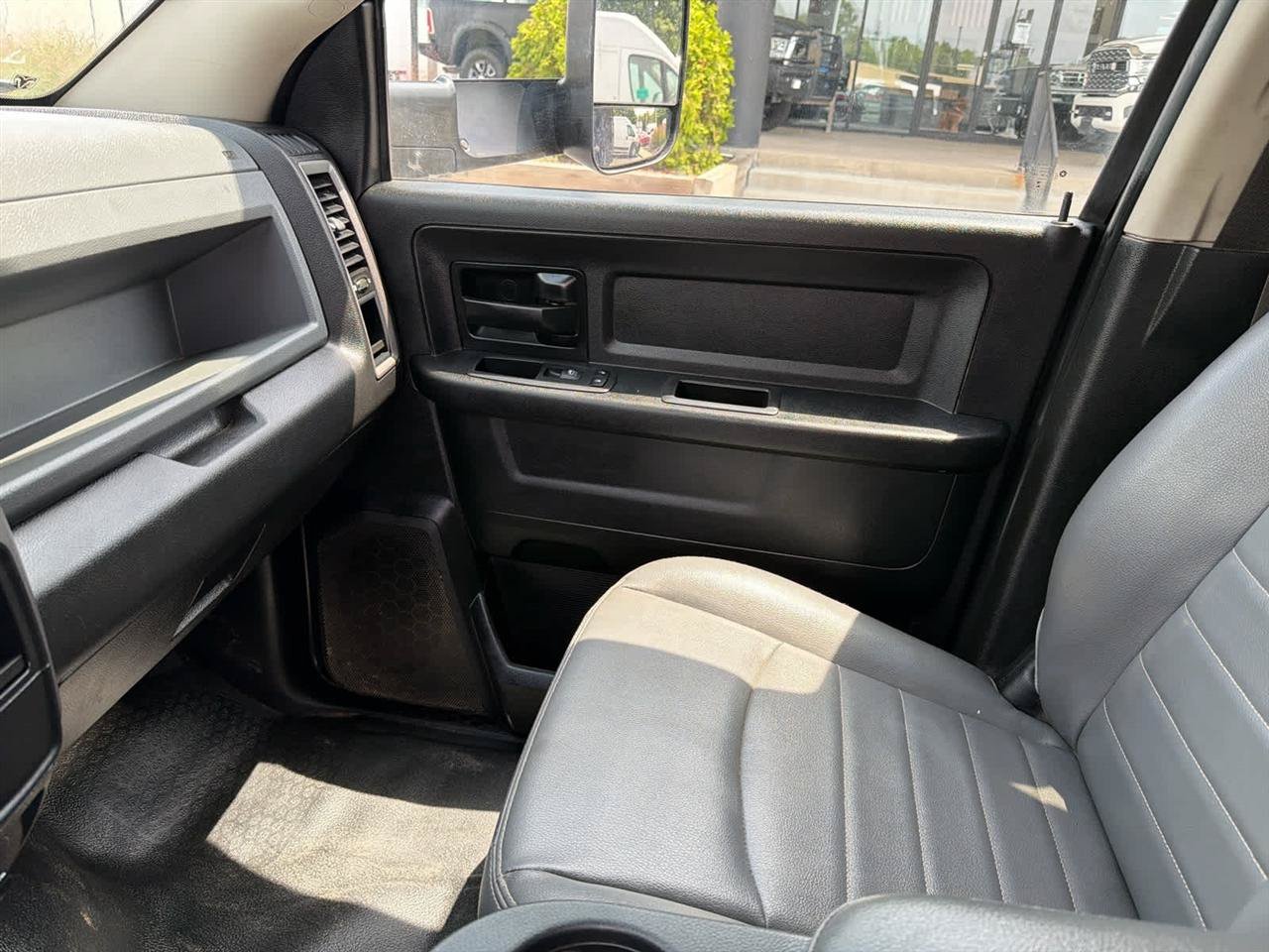 Used 2018 RAM 4500 Tradesman w/ Chrome Appearance Group AWD/4WD image 13