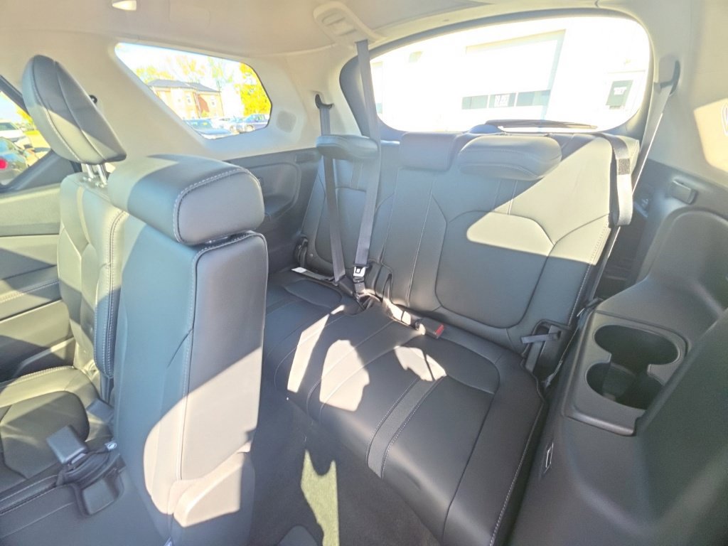 Certified 2024 Honda Pilot Touring image 29