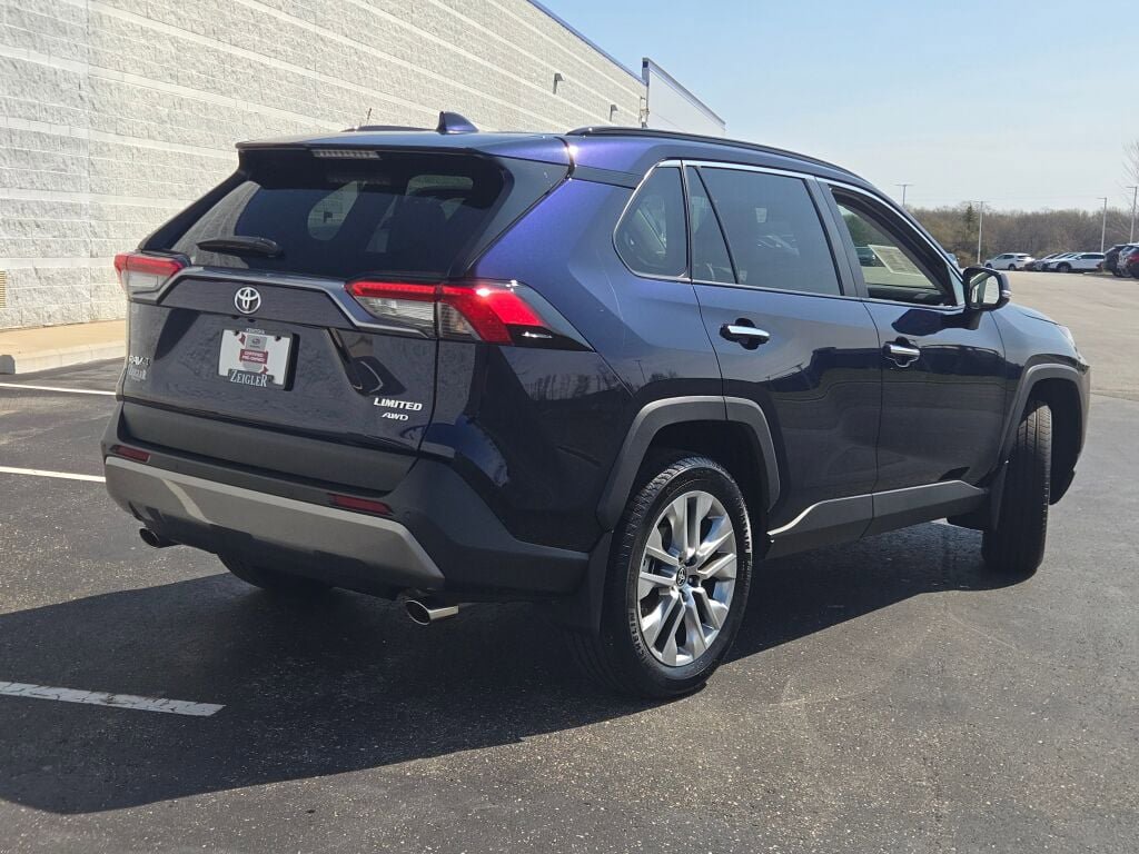 Used 2025 Toyota RAV4 Limited w/ Advanced Technology Package image 11