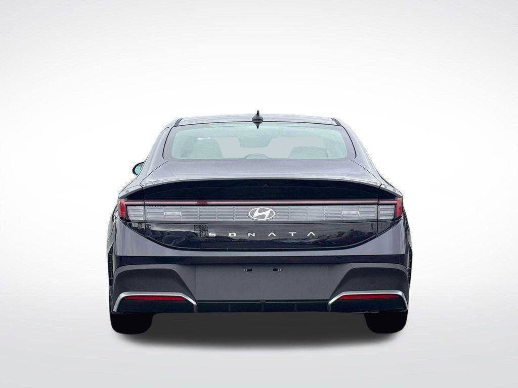New 2026 Hyundai Sonata SE FWD image 6