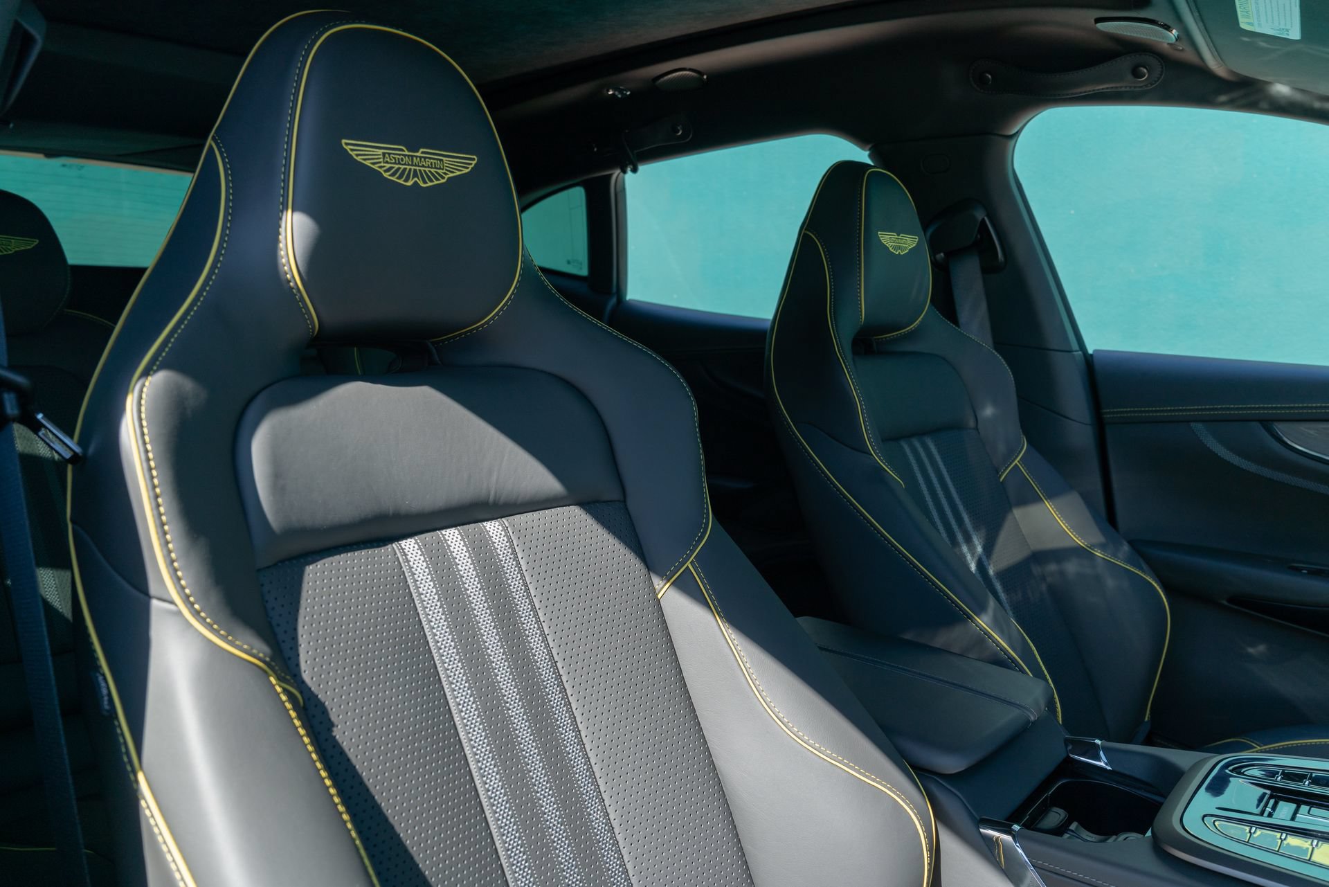 Used 2025 Aston Martin DBX 707 AWD/4WD image 16