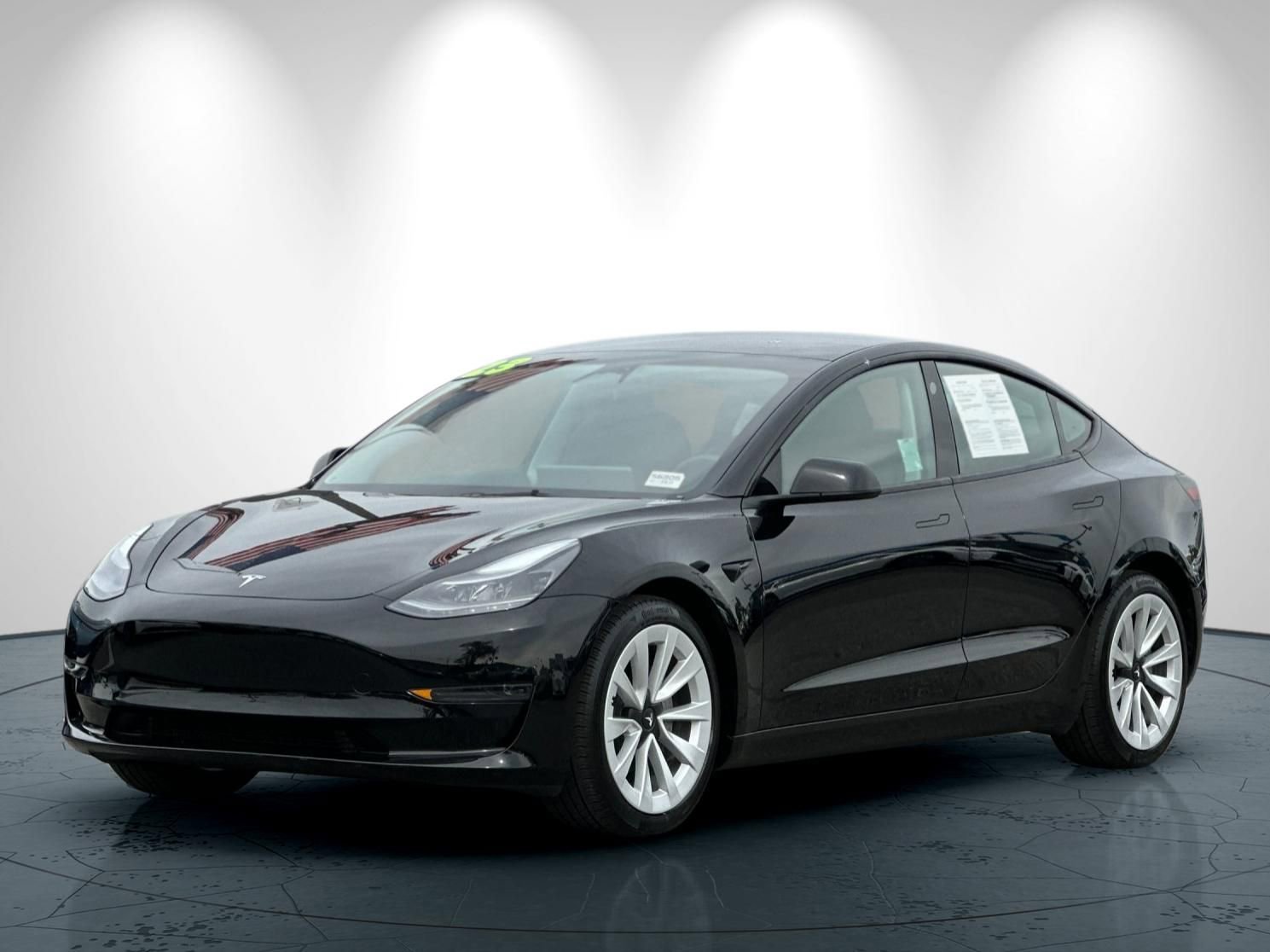 Used 2023 Tesla Model 3 Standard Range image 8