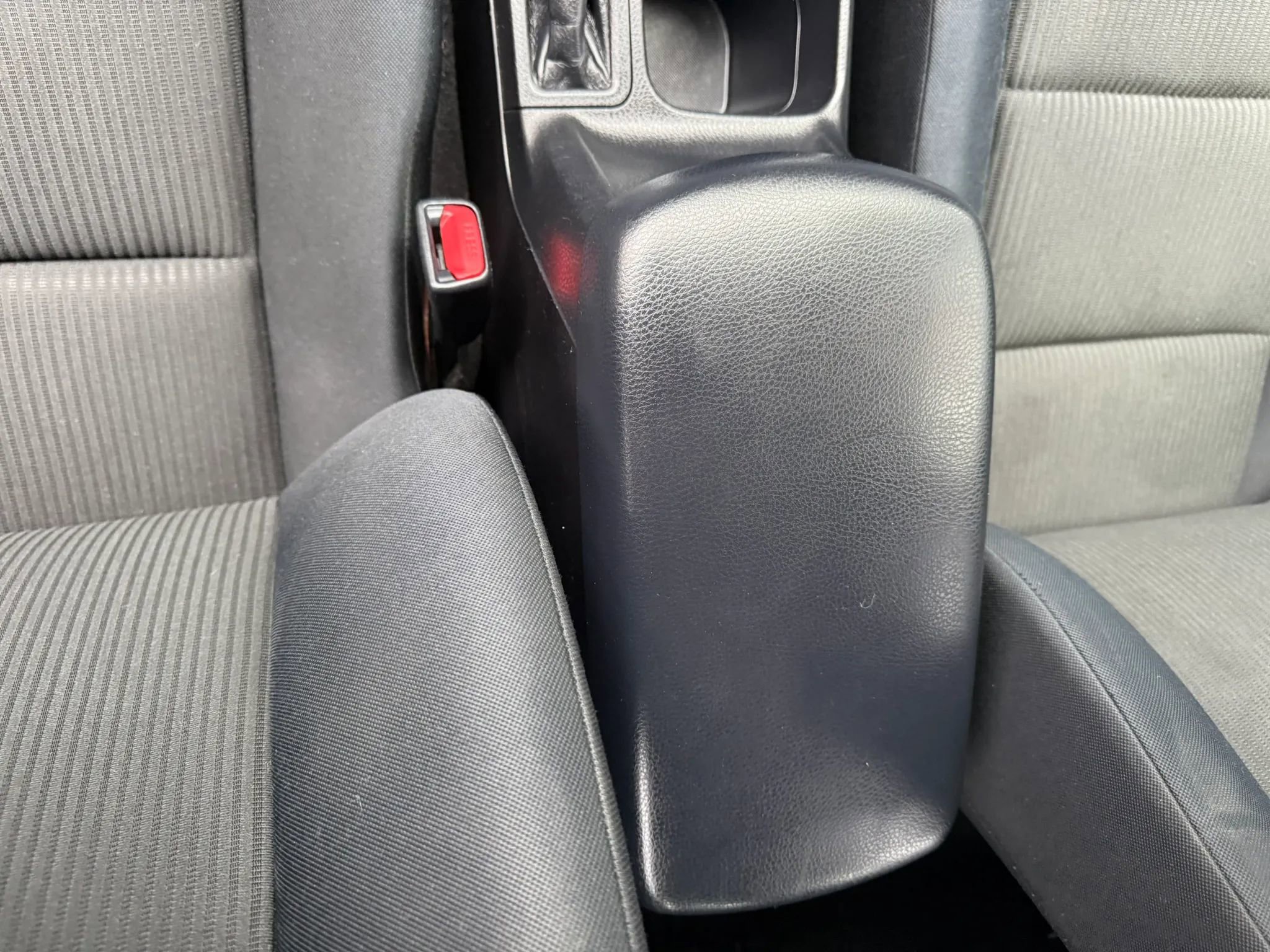 Used 2015 Toyota RAV4 LE AWD/4WD image 21