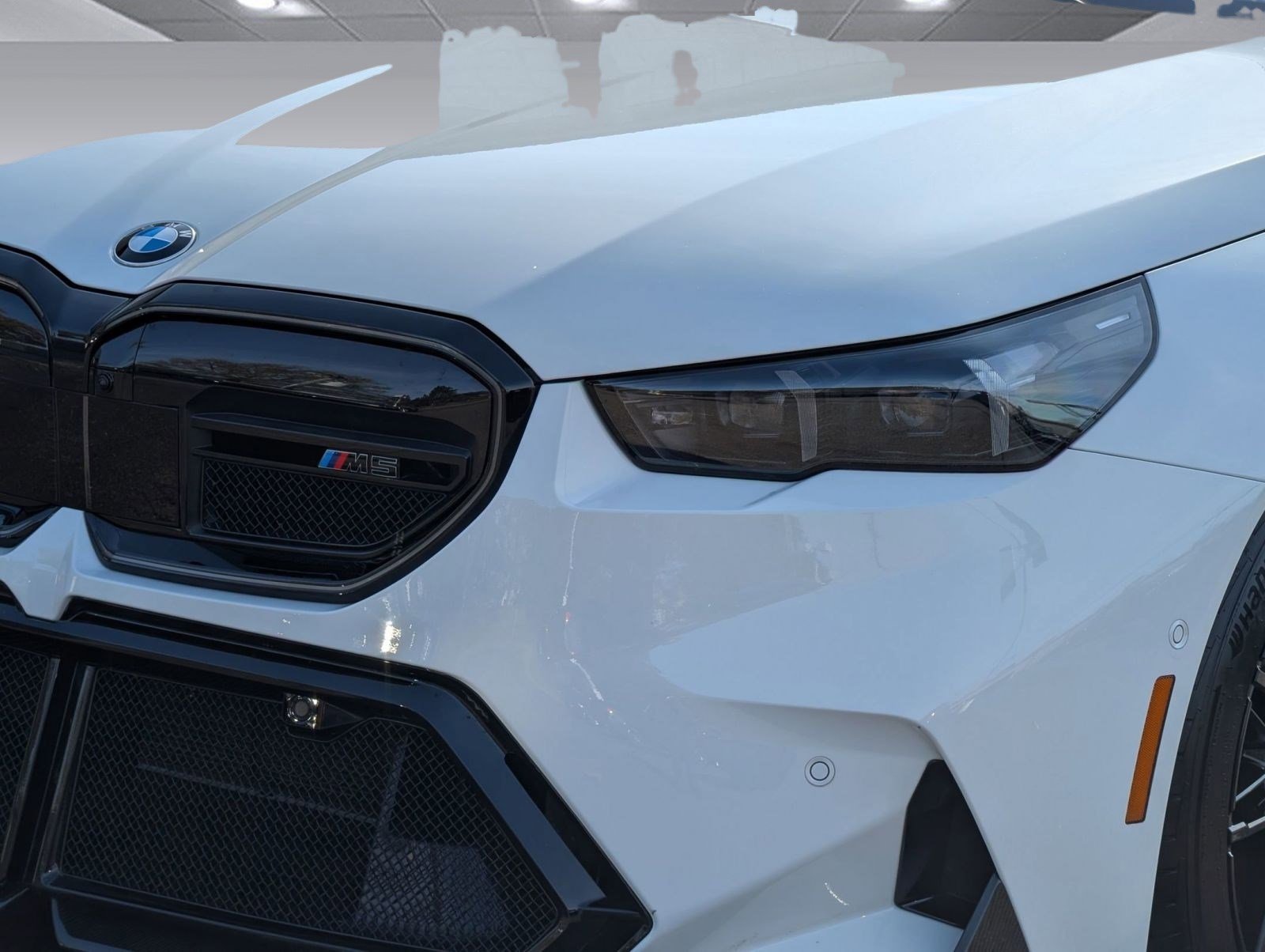 Used 2025 BMW M5 w/ Carbon Package image 10