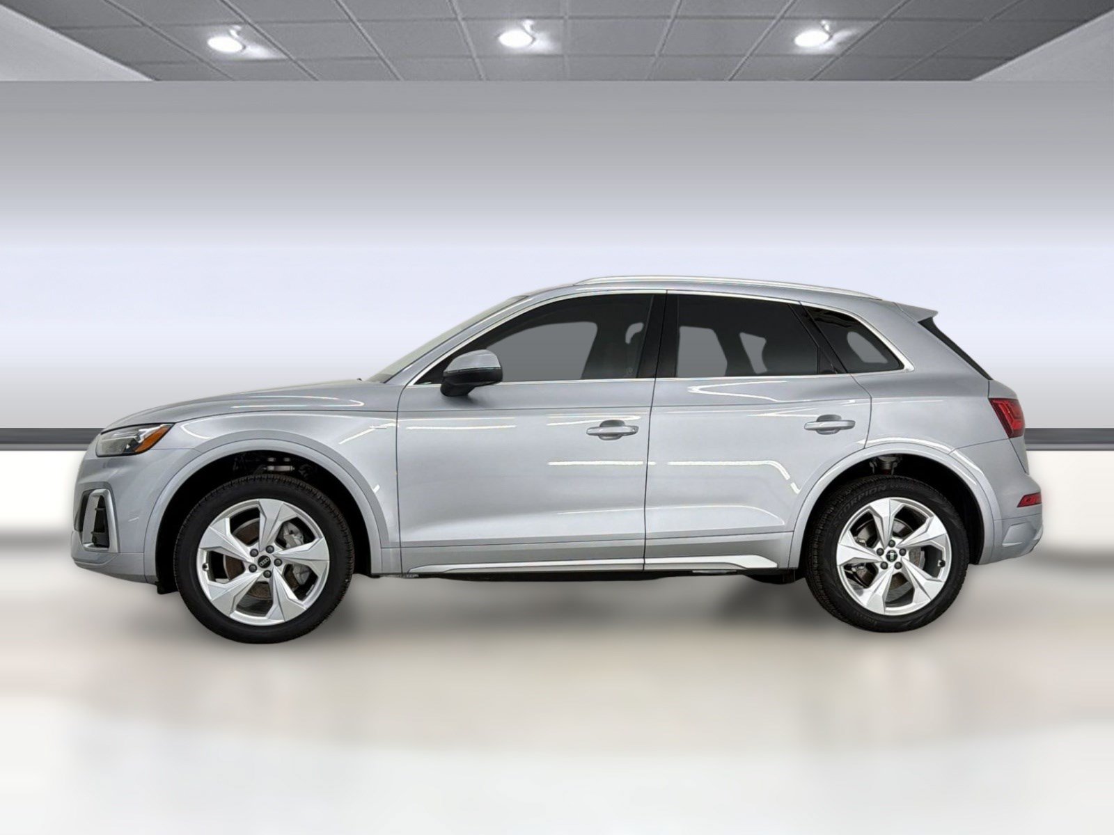 Certified 2025 Audi Q5 2.0T Premium Plus AWD/4WD image 2