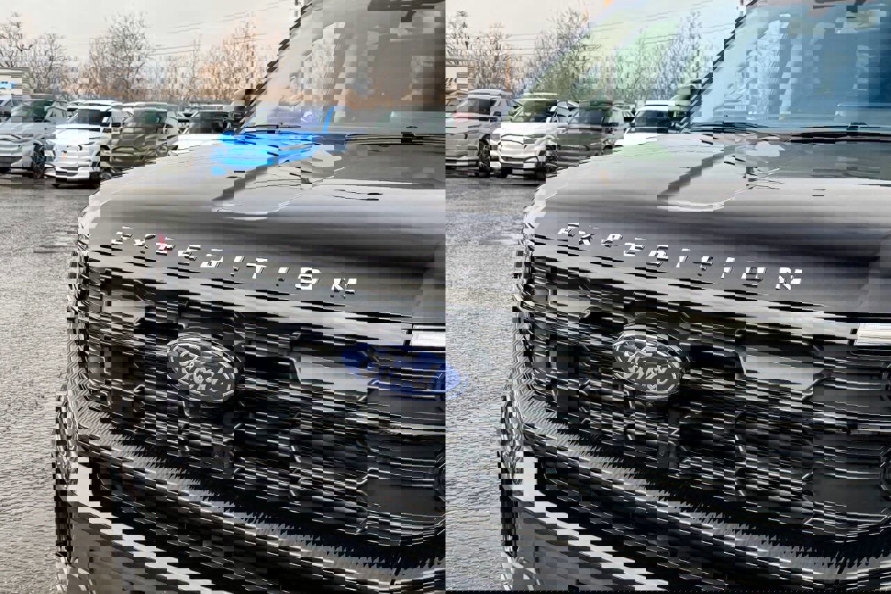 Used 2025 Ford Expedition Max Active image 9