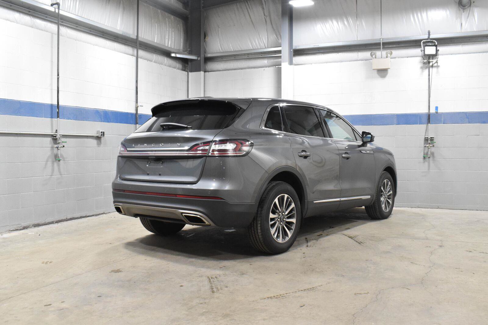 Used 2023 Lincoln Nautilus Reserve AWD/4WD image 25